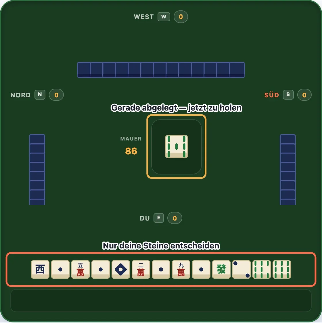 Ein Mahjong-Tisch, auf dem der gerade abgelegte Stein in der Mitte umrandet und beschriftet ist
