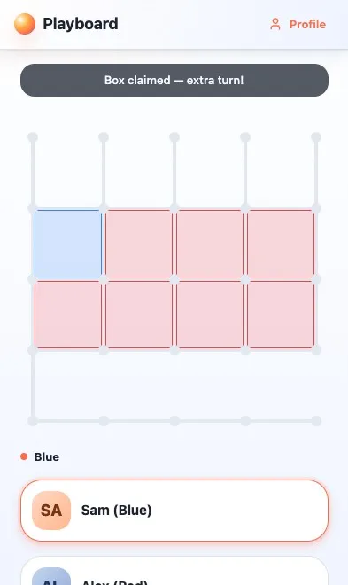 Pertandingan Titik dan Kotak sedang berlangsung di Playboard versi HP